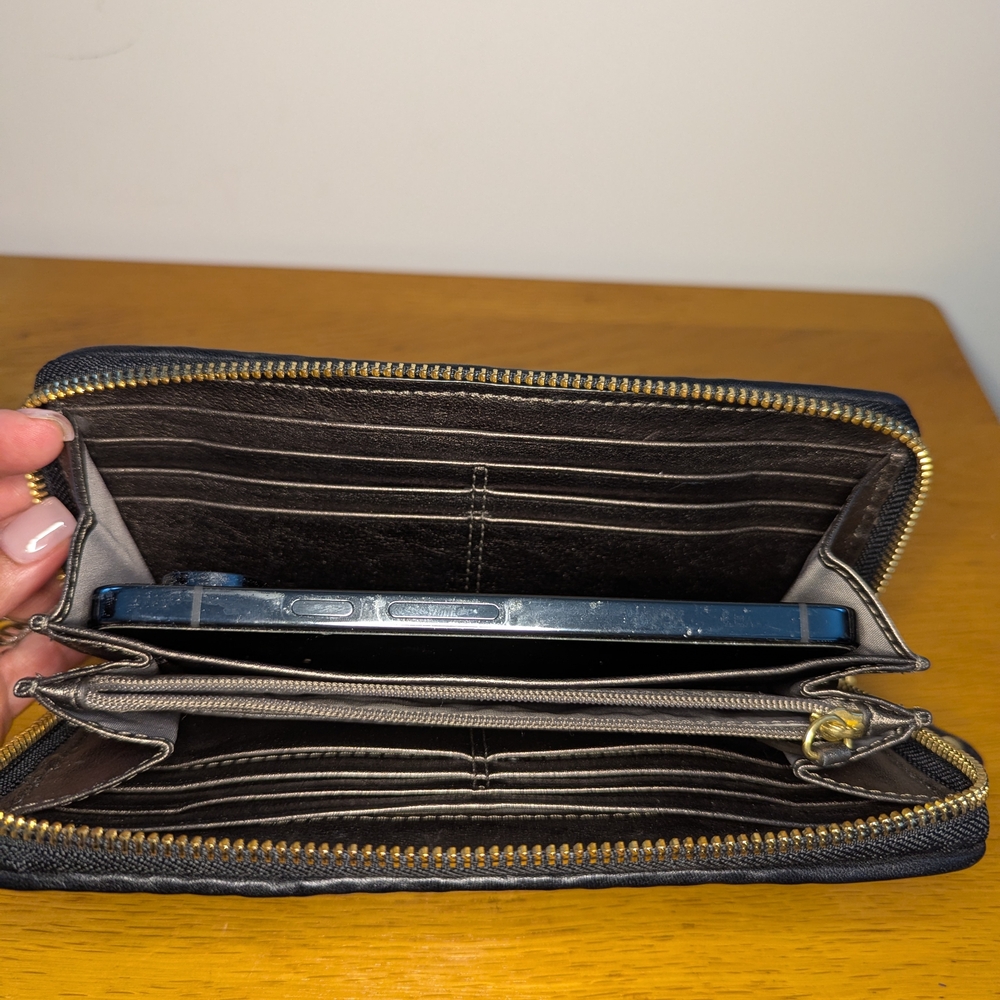 ‼️SOLD‼️⭐Coach⭐ Madison Black Gathered Leather Accordion Zip Wallet - Picture 10 of 11
